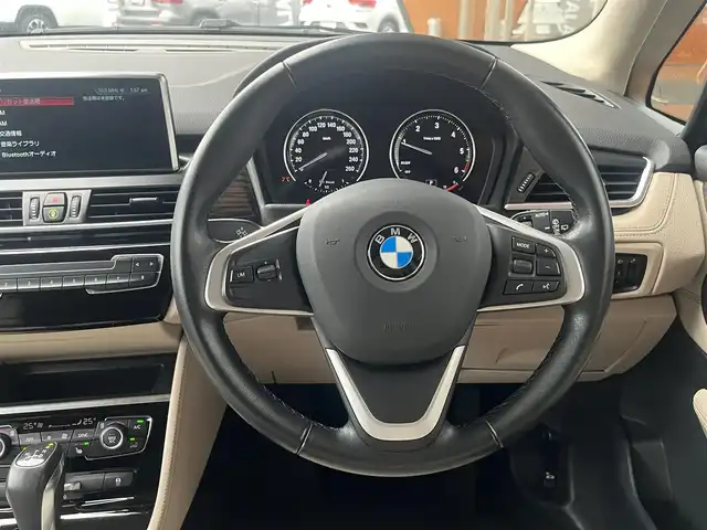 ＢＭＷ ２１８ｄ アクティブツアラー ラグジュアリー 岐阜県 2019(令1)年 4.8万km ワイン プラスパッケージ/　ITSスポット対応DSRC車載器/　（ルームミラー内蔵、ETC機能付）/　LEDフロントフォグランプ/　オートマチックエアコンディショナー/ドライビング・アシスト/　車線逸脱警告システム/　前車接近警告機能/　衝突回避被害軽減ブレーキ/リヤビューカメラ（予想進路表示機能付）/LEDヘッドライト/電動フロントシート運転席助手席/フロントシートヒーティング