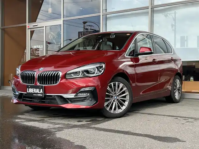 ＢＭＷ ２１８ｄ アクティブツアラー ラグジュアリー 岐阜県 2019(令1)年 4.8万km ワイン プラスパッケージ/　ITSスポット対応DSRC車載器/　（ルームミラー内蔵、ETC機能付）/　LEDフロントフォグランプ/　オートマチックエアコンディショナー/ドライビング・アシスト/　車線逸脱警告システム/　前車接近警告機能/　衝突回避被害軽減ブレーキ/リヤビューカメラ（予想進路表示機能付）/LEDヘッドライト/電動フロントシート運転席助手席/フロントシートヒーティング