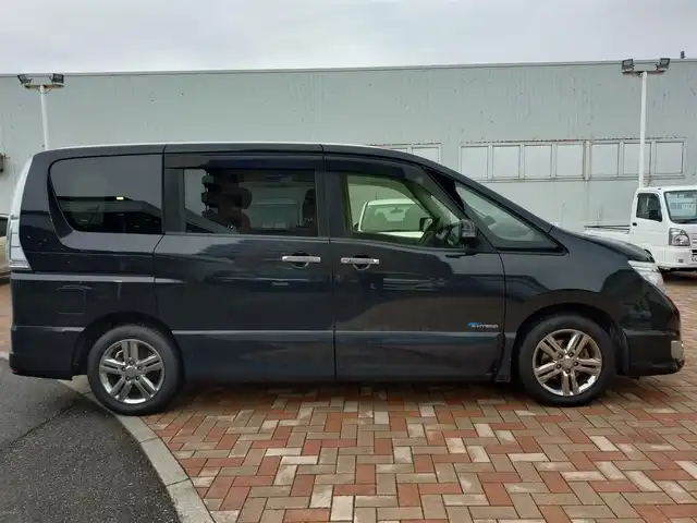 日産 セレナ HWS S HV Vセレ +Sefty Aセーフ 新潟県 2015(平27)年 10.7万km ダイヤモンドブラック (株)IDOMが運営する【じしゃロン新潟店】の自社ローン専用車両になります。/こちらは現金またはオートローンご利用時の価格です。自社ローンご希望の方は別途その旨お申付け下さい/純正SDナビ/FM/AM/CD/DVD/フルセグTV視聴可能/Bluetooth/AUX接続可能/全方位カメラ/ETC/純正フリップダウンモニター/プッシュスタート/両側パワースライドドア/エマージェンシーブレーキ/レーンキープアシスト/横滑り防止装置/電動格納ウィンカーミラー/前後コーナーセンサー/純正フロアマット/スマートキー/取扱説明書