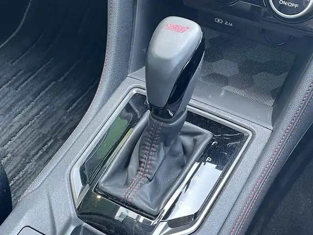 スバル インプレッサ スポーツ STI スポーツ 島根県 2021(令3)年 1.7万km セラミックホワイト 純正8インチナビ/CD/DVD/DTV/Bluetooth/バックカメラ/レーダークルーズコントロール/コーナーセンサー/ステアリングスイッチ/パワーシート/メモリーシート /アイドリングストップ/純正アルミホイール付きサマータイヤ積込/STIフロントスポイラー/STIルーフスポイラー/スマートキー/スペアキー /プッシュスタート /純正フロアマット/ドアバイザー/ETC