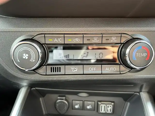 トヨタ ライズ Z 和歌山県 2024(令6)年 0.7万km ナチュラルベージュマイカM ディスプレイオーディオ/AppleCarPlay/AndroidAuto/フルセグTV/全方位カメラ/衝突被害軽減ブレーキ/ブラインドスポットモニター/レーンキープアシスト/レーダークルーズコントロール/横滑り防止/オートライト/前後コーナーセンサー/前後ドラレコ/ビルトインETC/前席シートヒーター/ステアリングリモコン/ドアバイザー/LEDヘッドライト/フロントフォグランプ/リアフォグランプ/プッシュスタート