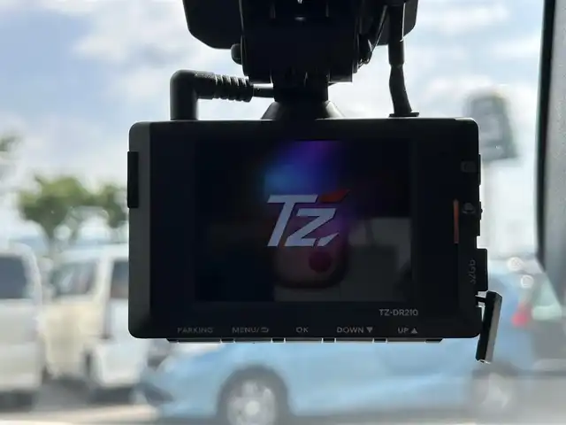 トヨタ ライズ Z 和歌山県 2024(令6)年 0.7万km ナチュラルベージュマイカM ディスプレイオーディオ/AppleCarPlay/AndroidAuto/フルセグTV/全方位カメラ/衝突被害軽減ブレーキ/ブラインドスポットモニター/レーンキープアシスト/レーダークルーズコントロール/横滑り防止/オートライト/前後コーナーセンサー/前後ドラレコ/ビルトインETC/前席シートヒーター/ステアリングリモコン/ドアバイザー/LEDヘッドライト/フロントフォグランプ/リアフォグランプ/プッシュスタート