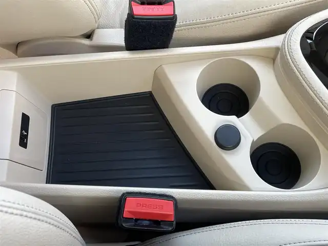 ＢＭＷ ２１８ｄ アクティブツアラー ラグジュアリー 東京都 2018(平30)年 3.9万km 黒 純正ナビ/バックモニター/CD/DVD再生/Bluetooth接続/AM/FM/ワンオーナー/ドライビングアシスト/LEDヘッドランプ/クローム枠付クローム縦12本フロントグリル/開口部台形フロントバンパー/クローム加飾付フロントフォグランプ/クロームサイドウインドウモール/リアスポイラー/クローム加飾付ボディ同色リアバンパー/シングルマフラー/205/60R16タイヤ/16インチ5本トリプルスポークアルミホイール/ファインラインストリーム木目調インパネ加飾/左右独立温度調整機能付オートエアコン/クロームU字型加飾付革巻きステアリングホイール/本革シート/パワーシート(D席/N席)/シートヒーター(D席/N席)/グレールーフライニング/HDDナビゲーション(8.8インチワイドディスプレイ)/6スピーカー/ルームミラー内蔵ETC/コネクテッドドライブスタンダード