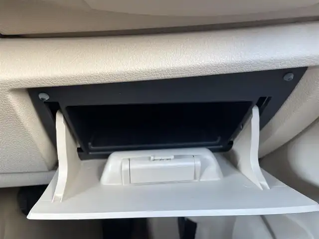 ＢＭＷ ２１８ｄ アクティブツアラー ラグジュアリー 東京都 2018(平30)年 3.9万km 黒 純正ナビ/バックモニター/CD/DVD再生/Bluetooth接続/AM/FM/ワンオーナー/ドライビングアシスト/LEDヘッドランプ/クローム枠付クローム縦12本フロントグリル/開口部台形フロントバンパー/クローム加飾付フロントフォグランプ/クロームサイドウインドウモール/リアスポイラー/クローム加飾付ボディ同色リアバンパー/シングルマフラー/205/60R16タイヤ/16インチ5本トリプルスポークアルミホイール/ファインラインストリーム木目調インパネ加飾/左右独立温度調整機能付オートエアコン/クロームU字型加飾付革巻きステアリングホイール/本革シート/パワーシート(D席/N席)/シートヒーター(D席/N席)/グレールーフライニング/HDDナビゲーション(8.8インチワイドディスプレイ)/6スピーカー/ルームミラー内蔵ETC/コネクテッドドライブスタンダード
