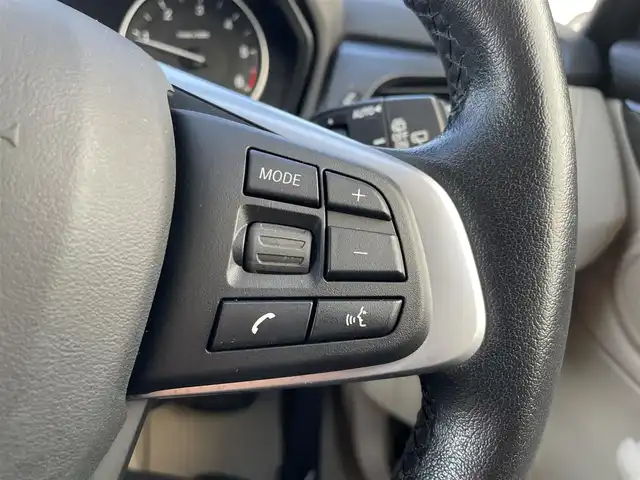 ＢＭＷ ２１８ｄ アクティブツアラー ラグジュアリー 東京都 2018(平30)年 3.9万km 黒 純正ナビ/バックモニター/CD/DVD再生/Bluetooth接続/AM/FM/ワンオーナー/ドライビングアシスト/LEDヘッドランプ/クローム枠付クローム縦12本フロントグリル/開口部台形フロントバンパー/クローム加飾付フロントフォグランプ/クロームサイドウインドウモール/リアスポイラー/クローム加飾付ボディ同色リアバンパー/シングルマフラー/205/60R16タイヤ/16インチ5本トリプルスポークアルミホイール/ファインラインストリーム木目調インパネ加飾/左右独立温度調整機能付オートエアコン/クロームU字型加飾付革巻きステアリングホイール/本革シート/パワーシート(D席/N席)/シートヒーター(D席/N席)/グレールーフライニング/HDDナビゲーション(8.8インチワイドディスプレイ)/6スピーカー/ルームミラー内蔵ETC/コネクテッドドライブスタンダード