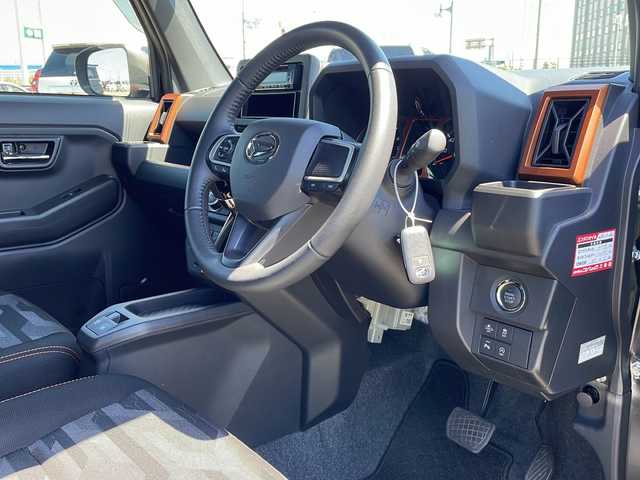 ダイハツ タフト G 新潟県 2023(令5)年 2.1万km ブラックマイカメタリック CD/USB/AUX/BT/ETC/サンルーフ/衝突被害軽減ブレーキ/コーナーセンサー/シートヒーター /ステアリングスイッチ/スマートキー/プッシュスタート/LEDヘッドライト/オートライト/オートハイビーム/フォグランプ/純正15インチアルミホイール