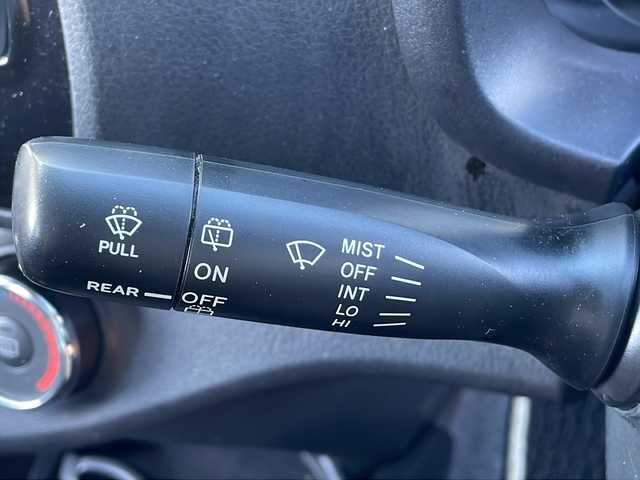 トヨタ ヴィッツ F LEDエディション 道北・旭川 2016(平28)年 8.3万km ブラックマイカ ・4WD/・禁煙車/・純正SDナビ　NSCP-W64/BT/CD/TV/AUX/・バックカメラ/・4WDオートモードスイッチ/・LEDヘッドライト/・トラクションコントロールシステム/・プライバシーガラス/・ETC/・ドアバイザー/・電動格納ミラー/・純正フロアマット/・保証書/・取扱説明書