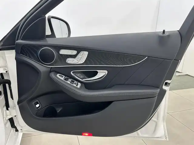 メルセデス・ベンツ Ｃ２００ アバンギャルド AMGライン 岡山県 2019(令1)年 1.8万km ポーラホワイト 純正ナビ/Rカメラ/ドラレコ/レーダーセーフティーパッケージ/Bluetooth/USB/フルセグTV/ESP/道路標識アシスト/アクティブブレーキアシスト/アテンションアシスト/レーンチェンジアシスト/ブラインドスポットアシスト/ETC/アンビエントライト/インテリジェントライトシステム/ロケイターライティング/イージーエントリー/ダイナミックセレクト