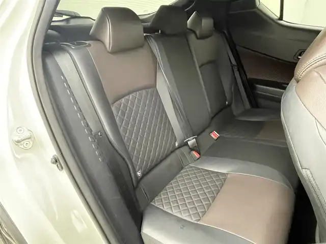 トヨタ Ｃ－ＨＲ G 群馬県 2018(平30)年 5万km ホワイトパールクリスタルシャイン 社外ナビ　Ｂカメラ　衝突軽減　レーダークルコン　コーナーセンサー　レーンキープ　ブラインドスポットモニター　横滑り防止　オートハイビーム　ＬＥＤ　ドラレコ　ＥＴＣ　シートヒーター　純正１８ＡＷ　禁煙車