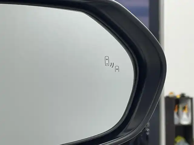 トヨタ Ｃ－ＨＲ G 群馬県 2018(平30)年 5万km ホワイトパールクリスタルシャイン 社外ナビ　Ｂカメラ　衝突軽減　レーダークルコン　コーナーセンサー　レーンキープ　ブラインドスポットモニター　横滑り防止　オートハイビーム　ＬＥＤ　ドラレコ　ＥＴＣ　シートヒーター　純正１８ＡＷ　禁煙車