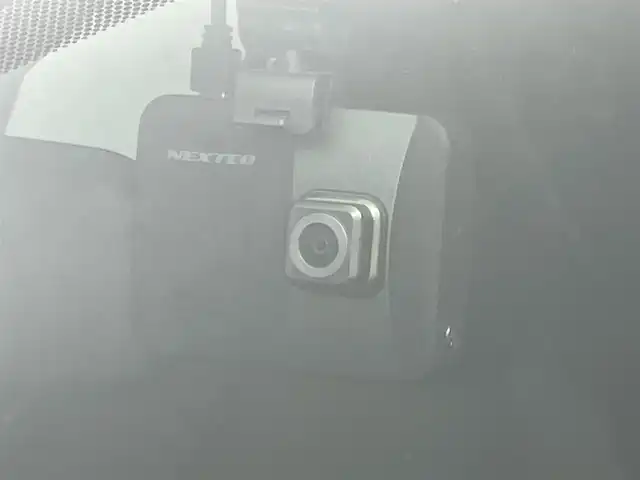 トヨタ Ｃ－ＨＲ G 群馬県 2018(平30)年 5万km ホワイトパールクリスタルシャイン 社外ナビ　Ｂカメラ　衝突軽減　レーダークルコン　コーナーセンサー　レーンキープ　ブラインドスポットモニター　横滑り防止　オートハイビーム　ＬＥＤ　ドラレコ　ＥＴＣ　シートヒーター　純正１８ＡＷ　禁煙車