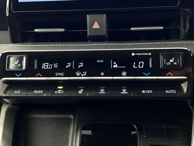 トヨタ ノア ハイブリッド S－Z 愛知県 2022(令4)年 3.9万km アティチュードブラックマイカ 禁煙車/純正10.5インチナビ/（CD/DVD/フルセグTV/Bluetooth/USB)/バックカメラ/純正フリップダウンモニター/AC100V電源/トヨタセーフティセンス/・プリクラッシュセーフティ/・レーントレーシングアシスト/・レーダークルーズコントロール/・アダプティブハイビームシステム/・ロードサインアシスト/・プロアクティブドライビングアシスト/・発進遅れ告知機能/・フロントクロストラフィックアラート/・レーンチェンジアシスト/ETC２．０/ドライブレコーダー/オットマン/ハーフレザーシート/前席シートヒーター/両側パワースライドドア/純正17インチアルミホイール/スマートキー/プッシュスタート/LEDヘッドライト/純正フロアマット
