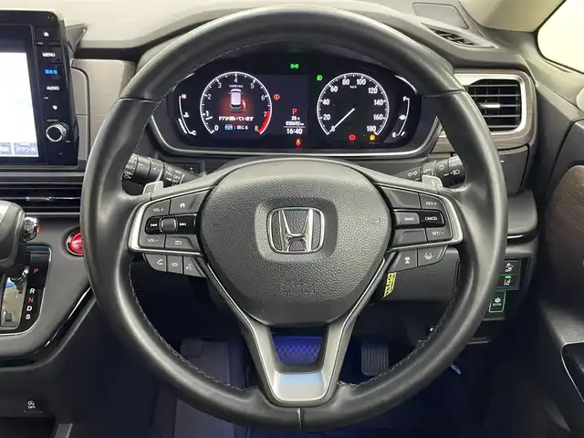 ホンダ オデッセイ アブソルート EX 埼玉県 2020(令2)年 3.1万km プラチナホワイトパール 純正１０インチナビ　マルチビューカメラ　ＢＳＭ　黒レザーシート　ビルトインＥＴＣ２．０　前後ドライブレコーダー　ホンダセンシング　アダクティブクルーズコントロール　シートヒーター　オートライト　ＬＥＤ