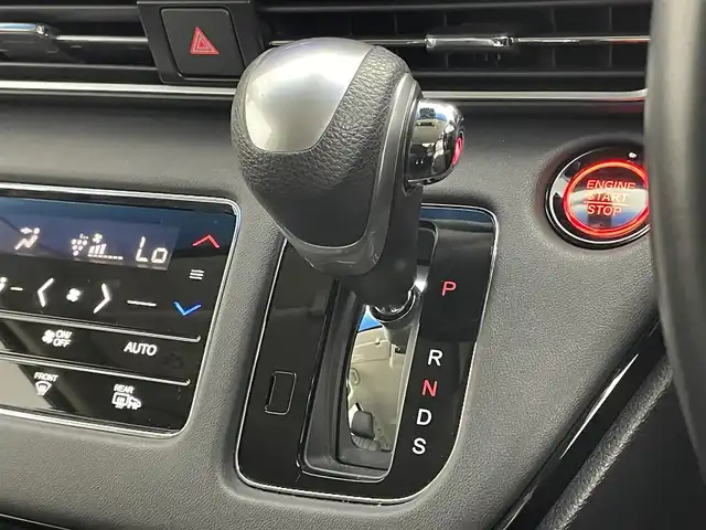 ホンダ オデッセイ アブソルート EX 埼玉県 2020(令2)年 3.1万km プラチナホワイトパール 純正１０インチナビ　マルチビューカメラ　ＢＳＭ　黒レザーシート　ビルトインＥＴＣ２．０　前後ドライブレコーダー　ホンダセンシング　アダクティブクルーズコントロール　シートヒーター　オートライト　ＬＥＤ