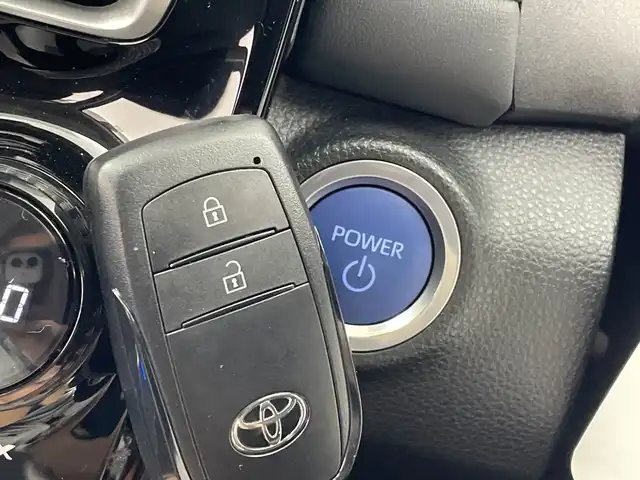 トヨタ アクア Z 群馬県 2021(令3)年 4.4万km ブラックマイカ ディスプレイオーディオ/Bluetooth/オートライト/LEDヘッドライト/バックカメラ/レーダークルーズコントロール/革巻きステアリング/AC100V/nanoeX/電動格納ミラー/プッシュスタート/スマートキー/純正フロアマット/純正ドアバイザー/前後クリアランスソナー/オートマチックハイビーム/衝突被害軽減システム
