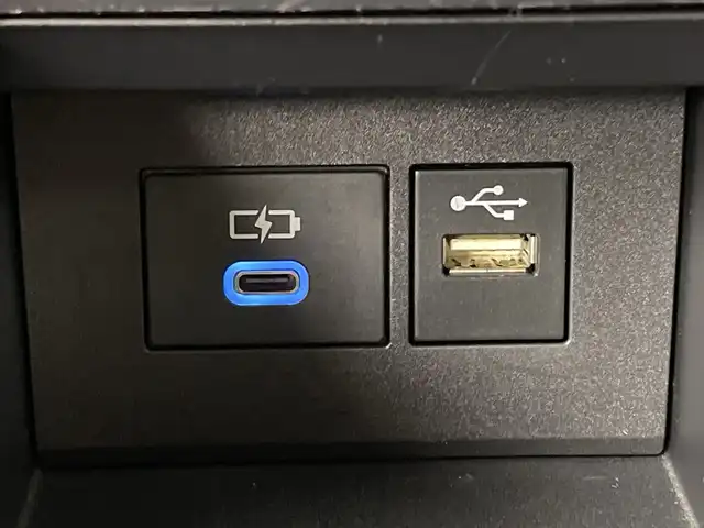 トヨタ アクア Z 群馬県 2021(令3)年 4.4万km ブラックマイカ ディスプレイオーディオ/Bluetooth/オートライト/LEDヘッドライト/バックカメラ/レーダークルーズコントロール/革巻きステアリング/AC100V/nanoeX/電動格納ミラー/プッシュスタート/スマートキー/純正フロアマット/純正ドアバイザー/前後クリアランスソナー/オートマチックハイビーム/衝突被害軽減システム