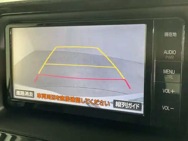 トヨタ ノア Si 福岡県 2015(平27)年 9.9万km ホワイトパールクリスタルシャイン 純正メモリナビ/・CD/DVD/BT/フルセグTV/・バックモニター/純正フリップダウンモニター/両側パワースライドドア/ETC/ドライブレコーダー前後/スマートキー/・スペアキー/・プッシュスタート/オートライト/・ォグランプ/革巻きステアリング/・ステアリングリモコン/純正16インチアルミホイール/純正フロアマット/純正ドアバイザー