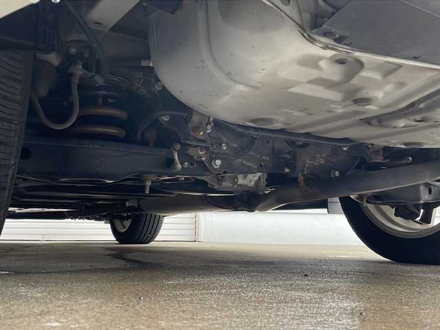 トヨタ ハリアー ハイブリッド プレミアム 福井県 2015(平27)年 8.1万km ホワイトパールクリスタルシャイン モデリスタエアロ/JLBサウンドシステム/純正8インチSDナビ/フルセグTV/BT/DVD/CD/SD/USB/AUX/バックカメラ/クルーズコントロール/プリクラッシュセーフティ/レーンキープアシスト/オートハイビーム/ETC/前後ドライブレコーダー/パワーバックドア/パワーシート/レザーシート/ウッドコンビステアリング/オートライト/LEDヘッドライト/クリスタルシフトノブ/純正シフトノブ車載/純正18インチアルミホイール/純正フロアマット/100V電源/MTモード付AT/プッシュスタート/スマートキー×2