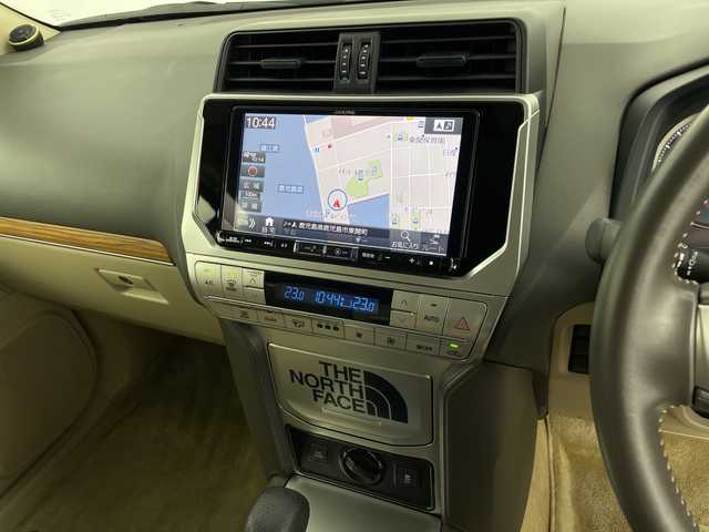 トヨタ ランドクルーザー プラド TX 鹿児島県 2019(令1)年 3.2万km ホワイトパールクリスタルシャイン ALPINE９型ナビ/（FM・AM/CD・DVD/BT/TV）/ALPINEスピーカー/バックカメラ/パーキングセンサー/社外フロアマット/リフトアップ/ETC/LDA/PCS/ACC/LEDヘッドライト/社外AW/フルセグTV/ホワイトレタータイヤ
