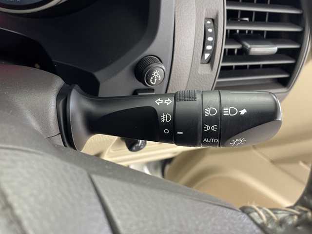 トヨタ ランドクルーザー プラド TX 鹿児島県 2019(令1)年 3.2万km ホワイトパールクリスタルシャイン ALPINE９型ナビ/（FM・AM/CD・DVD/BT/TV）/ALPINEスピーカー/バックカメラ/パーキングセンサー/社外フロアマット/リフトアップ/ETC/LDA/PCS/ACC/LEDヘッドライト/社外AW/フルセグTV/ホワイトレタータイヤ