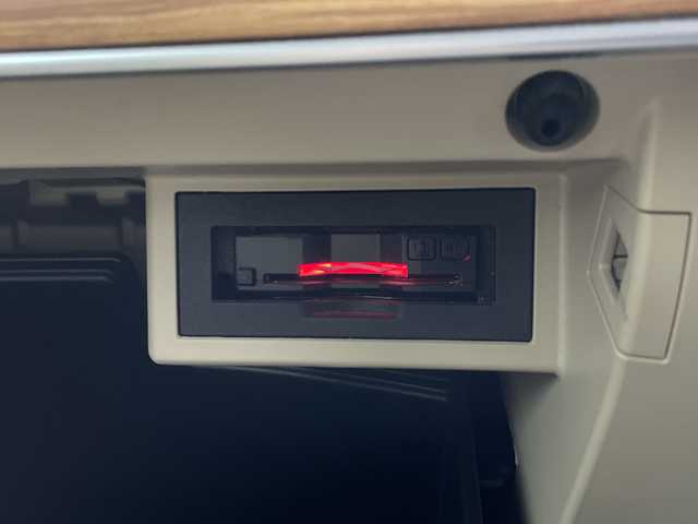 トヨタ ランドクルーザー プラド TX 鹿児島県 2019(令1)年 3.2万km ホワイトパールクリスタルシャイン ALPINE９型ナビ/（FM・AM/CD・DVD/BT/TV）/ALPINEスピーカー/バックカメラ/パーキングセンサー/社外フロアマット/リフトアップ/ETC/LDA/PCS/ACC/LEDヘッドライト/社外AW/フルセグTV/ホワイトレタータイヤ