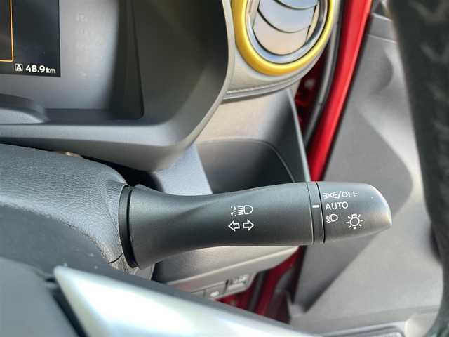 三菱 ｅＫクロス ＥＶ G 大分県 2023(令5)年 3.2万km レッドメタリック ワンオーナー/社外9インチメモリナビ MDV-M909HDL/　　【フルセグ/DVD/BTオーディオ】/全方位カメラ/社外15インチアルミホール/衝突被害軽減システム/イノベーティブペダル オペレーションモード/車線逸脱防止支援機能/電動パーキングブレーキ/ブレーキオートホールド/前後クリアランスソナー/デジタルインナーミラー/ドライブレコーダー/ETC2.0/LEDヘッドライト/オートライト/ヘッドライトレベライザー/レザーステアリング/ハンドルヒーター/チルトステアリング/ステアリングリモコン/前席シートヒーター/運転席シートリフター/エンジンプッシュスタート/ウインカーミラー/リアプライバシーガラス/フロアマット/電動格納ミラー/サイド＆Wエアバッグ/ABS/スマートキー×2/保証書/車両取説/ナビ取説