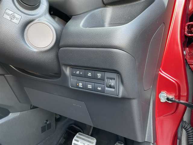 三菱 ｅＫクロス ＥＶ G 大分県 2023(令5)年 3.2万km レッドメタリック ワンオーナー/社外9インチメモリナビ MDV-M909HDL/　　【フルセグ/DVD/BTオーディオ】/全方位カメラ/社外15インチアルミホール/衝突被害軽減システム/イノベーティブペダル オペレーションモード/車線逸脱防止支援機能/電動パーキングブレーキ/ブレーキオートホールド/前後クリアランスソナー/デジタルインナーミラー/ドライブレコーダー/ETC2.0/LEDヘッドライト/オートライト/ヘッドライトレベライザー/レザーステアリング/ハンドルヒーター/チルトステアリング/ステアリングリモコン/前席シートヒーター/運転席シートリフター/エンジンプッシュスタート/ウインカーミラー/リアプライバシーガラス/フロアマット/電動格納ミラー/サイド＆Wエアバッグ/ABS/スマートキー×2/保証書/車両取説/ナビ取説