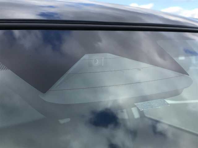 スズキ フロンクス 鳥取県 2024(令6)年 0.6万km パールⅡ ４・W・D/ツートンカラー/ルーフブラック/純正9インチナビ/フルセグ/BT/USB/HDMI/全方位モニター/スズキセーフティサポート/ブラインドスポットモニター/レーンキープアシスト/レーダークルーズコントロール/ヘッドアップディスプレイ/ETC/ハーフレザーシート/前席シートヒーター/置くだけ充電/LEDヘットライト/ハイビームアシスト/純正16インチアルミホイール/プッシュエンジンスタート/アイドリングストップ/スマートキー/フロアマット