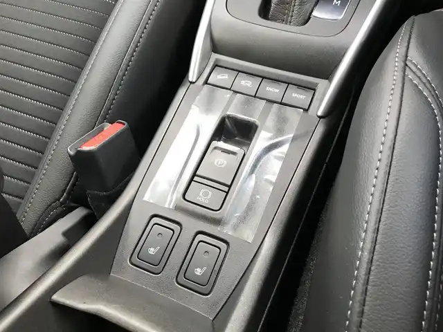 スズキ フロンクス 鳥取県 2024(令6)年 0.6万km パールⅡ ４・W・D/ツートンカラー/ルーフブラック/純正9インチナビ/フルセグ/BT/USB/HDMI/全方位モニター/スズキセーフティサポート/ブラインドスポットモニター/レーンキープアシスト/レーダークルーズコントロール/ヘッドアップディスプレイ/ETC/ハーフレザーシート/前席シートヒーター/置くだけ充電/LEDヘットライト/ハイビームアシスト/純正16インチアルミホイール/プッシュエンジンスタート/アイドリングストップ/スマートキー/フロアマット