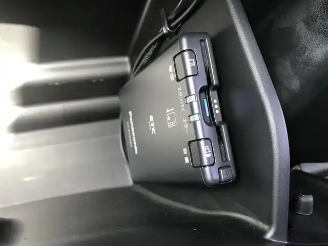 スズキ フロンクス 鳥取県 2024(令6)年 0.6万km パールⅡ ４・W・D/ツートンカラー/ルーフブラック/純正9インチナビ/フルセグ/BT/USB/HDMI/全方位モニター/スズキセーフティサポート/ブラインドスポットモニター/レーンキープアシスト/レーダークルーズコントロール/ヘッドアップディスプレイ/ETC/ハーフレザーシート/前席シートヒーター/置くだけ充電/LEDヘットライト/ハイビームアシスト/純正16インチアルミホイール/プッシュエンジンスタート/アイドリングストップ/スマートキー/フロアマット