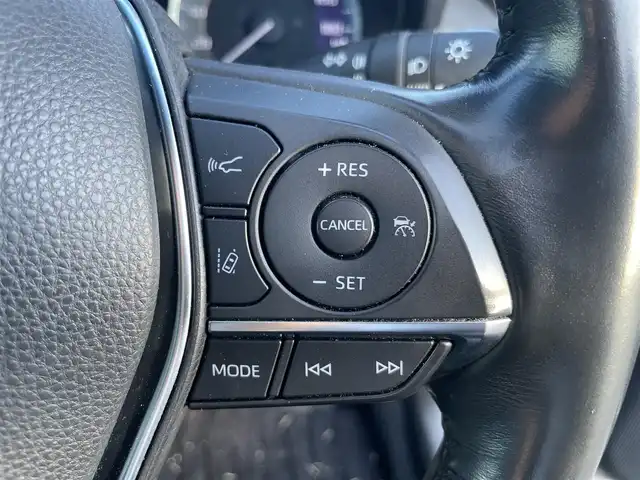 トヨタ クラウン ハイブリッド RS 岡山県 2021(令3)年 10.3万km ブラック 登録時走行距離：　102796km/禁煙車/後期モデル/純正12.3インチナビ/　(CD/DVD/フルセグTV/Bluetooth)/バックカメラ/クルーズコントロール(追従走行あり)/BSM/トヨタセーフティセンス/（PCS/LTA/RCTA/PKSB/RSA/クリアランスソナー）/ドライブレコーダー/ビルトインETC2.0/Clazzioレザー調シートカバー/ハーフレザーシート/シートヒーター/エアシート/パワーシート/ステアリングヒーター/革巻きステアリング/ステアリングスイッチ/純正LEDヘッドライト/フォグライト/オートライト/プッシュスタート/スマートキー/スペアキー×1/MTモード付きAT/アイドリングストップ/純正アルミホイール 18インチ/ウインカーミラー/電動格納ミラー/オートリトラミラー/純正フロアマット/横滑防止装置/盗難防止装置/取扱説明書/ナビ取扱説明書/新車時整備手帳（保証書）