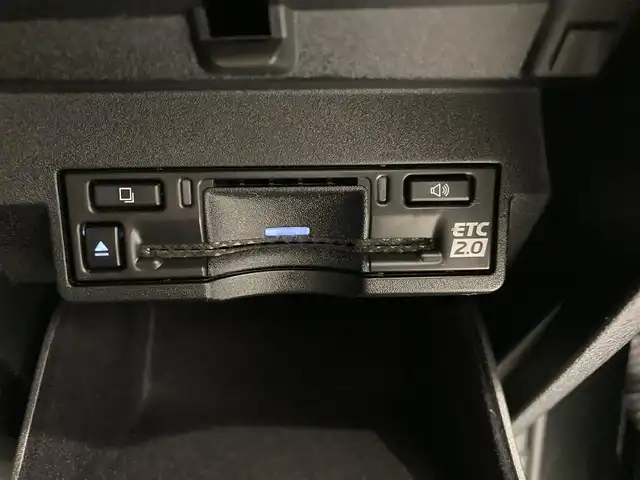 レクサス ＮＸ 350h Fスポーツ 熊本県 2023(令5)年 3万km グラファイトブラックガラスフレーク ・スマートキー/・プッシュスタート/・パノラマサンルーフ/・プリクラッシュセーフティ/・道路標識アシスト/・前後クロストラフィックアラート/・レーンデパーチャーアラート/・レーンチェンジアシスト/・ブラインドスポットモニター/・安心降車アシスト/・プロアクティブドライビングアシスト/・リアカメラディテクション/・オートマチックハイビーム/・クルーズコントロール(追従式)/・黒革シート/・前席パワーシート/・前席エアシート/・前席シートヒーター/・ハンドルヒーター/・純正メモリナビ/　【Bluetooth・USB】/・フルセグTV/・全方位カメラ/・ETC2.0/・ヘッドアップディスプレイ/・ワイヤレス充電/・パワーバックドア/・LEDヘッドランプ/・LEDフォグランプ/・純正マット