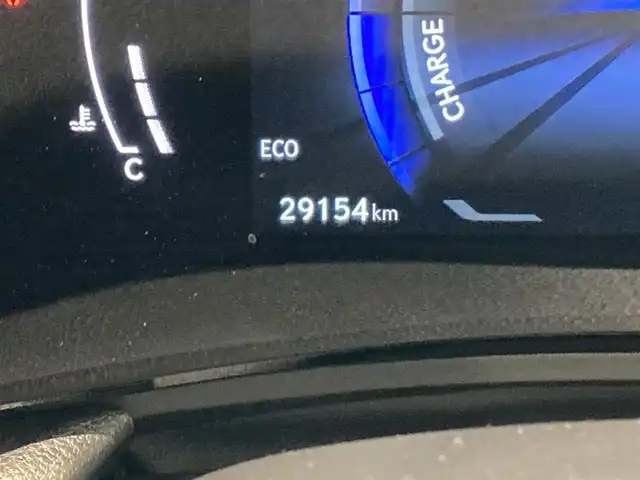 レクサス ＮＸ 350h Fスポーツ 熊本県 2023(令5)年 3万km グラファイトブラックガラスフレーク ・スマートキー/・プッシュスタート/・パノラマサンルーフ/・プリクラッシュセーフティ/・道路標識アシスト/・前後クロストラフィックアラート/・レーンデパーチャーアラート/・レーンチェンジアシスト/・ブラインドスポットモニター/・安心降車アシスト/・プロアクティブドライビングアシスト/・リアカメラディテクション/・オートマチックハイビーム/・クルーズコントロール(追従式)/・黒革シート/・前席パワーシート/・前席エアシート/・前席シートヒーター/・ハンドルヒーター/・純正メモリナビ/　【Bluetooth・USB】/・フルセグTV/・全方位カメラ/・ETC2.0/・ヘッドアップディスプレイ/・ワイヤレス充電/・パワーバックドア/・LEDヘッドランプ/・LEDフォグランプ/・純正マット