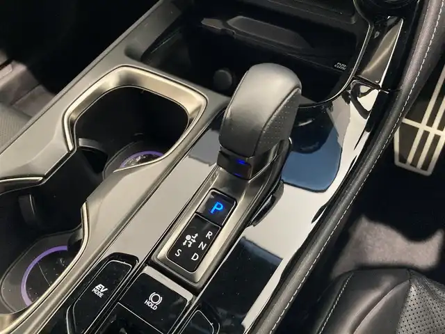 レクサス ＮＸ 350h Fスポーツ 熊本県 2023(令5)年 3万km グラファイトブラックガラスフレーク ・スマートキー/・プッシュスタート/・パノラマサンルーフ/・プリクラッシュセーフティ/・道路標識アシスト/・前後クロストラフィックアラート/・レーンデパーチャーアラート/・レーンチェンジアシスト/・ブラインドスポットモニター/・安心降車アシスト/・プロアクティブドライビングアシスト/・リアカメラディテクション/・オートマチックハイビーム/・クルーズコントロール(追従式)/・黒革シート/・前席パワーシート/・前席エアシート/・前席シートヒーター/・ハンドルヒーター/・純正メモリナビ/　【Bluetooth・USB】/・フルセグTV/・全方位カメラ/・ETC2.0/・ヘッドアップディスプレイ/・ワイヤレス充電/・パワーバックドア/・LEDヘッドランプ/・LEDフォグランプ/・純正マット