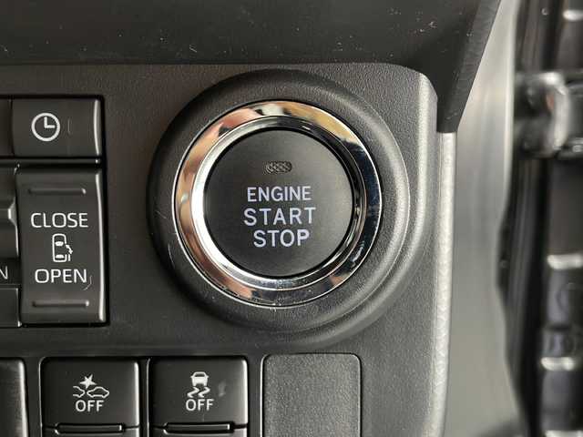 トヨタ ルーミー カスタムG 長野県 2022(令4)年 1.3万km ブラックマイカメタリック 4WD/純正SDナビ/Bluetooth／CD／フルセグTV/バックカメラ/両側パワスラ/衝突被害軽減システム/横滑り防止装置/レーンキープアシスト/純正14インチAW/純正フロアマット/冬タイヤのみ4本積込/2列目サンシェード/オートハイビーム/前後コーナーセンサー/ステアリングスイッチ/LEDヘッドライト/LEDフォグライト/スマートキー/スペアキー1本