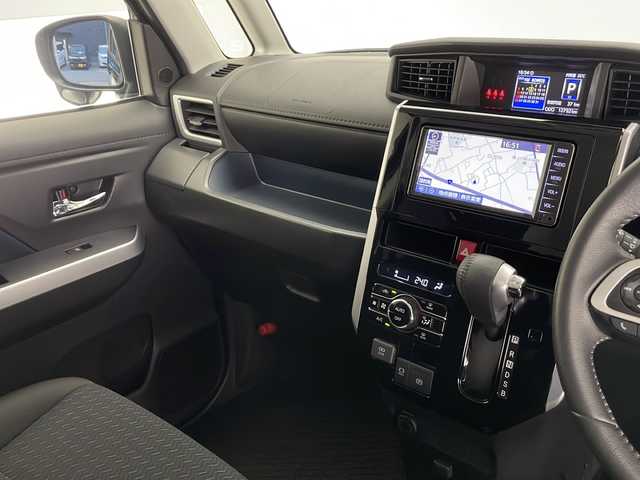 トヨタ ルーミー カスタムG 長野県 2022(令4)年 1.3万km ブラックマイカメタリック 4WD/純正SDナビ/Bluetooth／CD／フルセグTV/バックカメラ/両側パワスラ/衝突被害軽減システム/横滑り防止装置/レーンキープアシスト/純正14インチAW/純正フロアマット/冬タイヤのみ4本積込/2列目サンシェード/オートハイビーム/前後コーナーセンサー/ステアリングスイッチ/LEDヘッドライト/LEDフォグライト/スマートキー/スペアキー1本