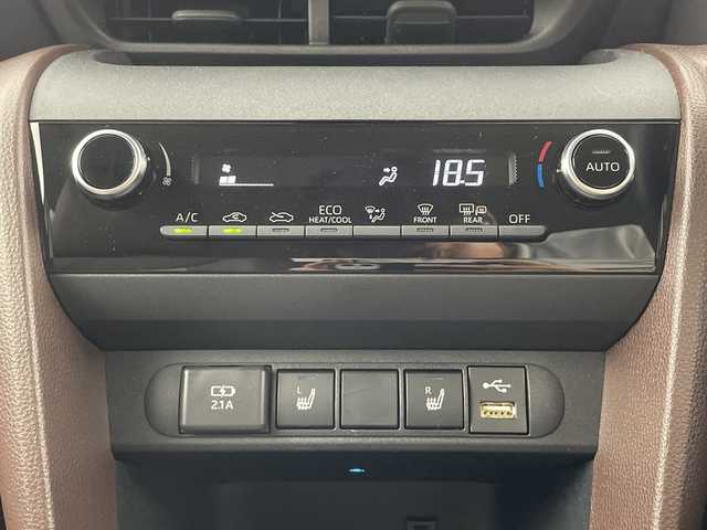 トヨタ ヤリスクロス ハイブリッド Z 愛知県 2021(令3)年 3.6万km ホワイトパールクリスタルシャイン 禁煙車/純正8インチディスプレーオーディオ/（AM/FM/Bluetooth/USB)/全方位カメラ/トヨタセーフティセンス/・レーダークルーズコントロール/・プリクラッシュセーフティ/・オートマチックハイビーム/・ブラインドスポットモニター/・クリアランスソナー/・レーントレーシングアシスト/・レーンディパーチャーアラート/ヘッドアップディスプレイ/ETC2.0/ドライブレコーダー/シートヒーター/ハーフレザーシート/ステアリングヒーター/パワーバックドア/LEDヘッドライト/フロントフォグランプ/スマートキー/スペアキー有/プッシュスタート/純正18インチアルミホイール/横滑り防止装置/純正フロアマット/電子パーキングブレーキ/オートホールド