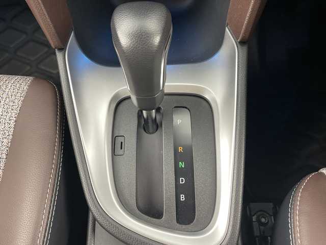 トヨタ ヤリスクロス ハイブリッド Z 愛知県 2021(令3)年 3.6万km ホワイトパールクリスタルシャイン 禁煙車/純正8インチディスプレーオーディオ/（AM/FM/Bluetooth/USB)/全方位カメラ/トヨタセーフティセンス/・レーダークルーズコントロール/・プリクラッシュセーフティ/・オートマチックハイビーム/・ブラインドスポットモニター/・クリアランスソナー/・レーントレーシングアシスト/・レーンディパーチャーアラート/ヘッドアップディスプレイ/ETC2.0/ドライブレコーダー/シートヒーター/ハーフレザーシート/ステアリングヒーター/パワーバックドア/LEDヘッドライト/フロントフォグランプ/スマートキー/スペアキー有/プッシュスタート/純正18インチアルミホイール/横滑り防止装置/純正フロアマット/電子パーキングブレーキ/オートホールド