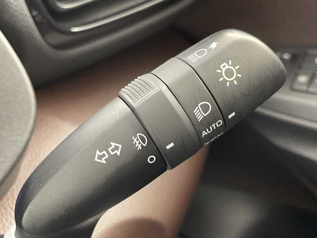 トヨタ ヤリスクロス ハイブリッド Z 愛知県 2021(令3)年 3.6万km ホワイトパールクリスタルシャイン 禁煙車/純正8インチディスプレーオーディオ/（AM/FM/Bluetooth/USB)/全方位カメラ/トヨタセーフティセンス/・レーダークルーズコントロール/・プリクラッシュセーフティ/・オートマチックハイビーム/・ブラインドスポットモニター/・クリアランスソナー/・レーントレーシングアシスト/・レーンディパーチャーアラート/ヘッドアップディスプレイ/ETC2.0/ドライブレコーダー/シートヒーター/ハーフレザーシート/ステアリングヒーター/パワーバックドア/LEDヘッドライト/フロントフォグランプ/スマートキー/スペアキー有/プッシュスタート/純正18インチアルミホイール/横滑り防止装置/純正フロアマット/電子パーキングブレーキ/オートホールド