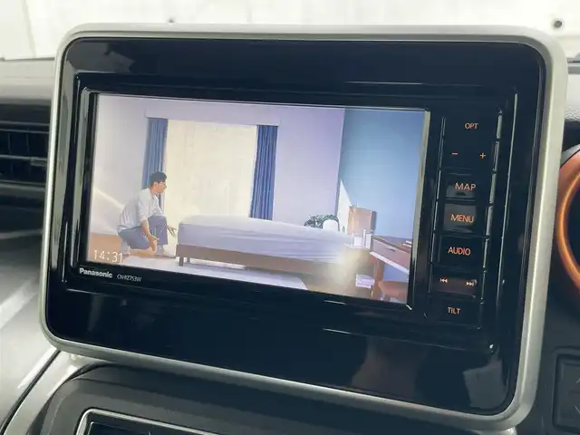 スズキ スペーシア ギア HYBRID XZ 千葉県 2020(令2)年 11.1万km アクティブイエロー/ガンメタリック2トーン (株)IDOMが運営する【じしゃロン八千代店】の自社ローン対象車両になります。こちらは現金またはオートローンご利用時の価格です。自社ローンご希望の方は別途その旨お申付け下さい/純正ナビ（CN-RZ753W）/・CD/DVD/・Bluetooth接続/・フルセグTV/バックカメラ/全方位カメラ/ETC/両側パワースライドドア/ステアリングリモコン/デュアルセンサーブレーキサポート/HUD/D/N席シートヒーター/LEDヘッドライト/フォグランプ/プッシュスタート/スマートキー/ウインカーミラー/ドアバイザー