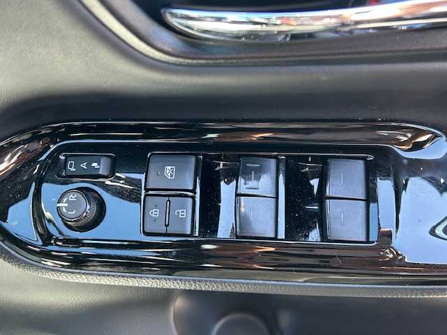 トヨタ ヴォクシー ZS 煌Ⅲ 福岡県 2021(令3)年 5.6万km ブラック フリップダウンモニター/モデリスタエアロ/純正10型ナビ/バックカメラ/フルセグ/トヨタセーフティセンス/両側パワースライドドア/前後ドライブレコーダーT‘Z/ビルトインETC/ハーフレザーシート/RAYS VERSUSアルミホイール/LEDヘッドライト/プッシュスタート/スマートキー×2