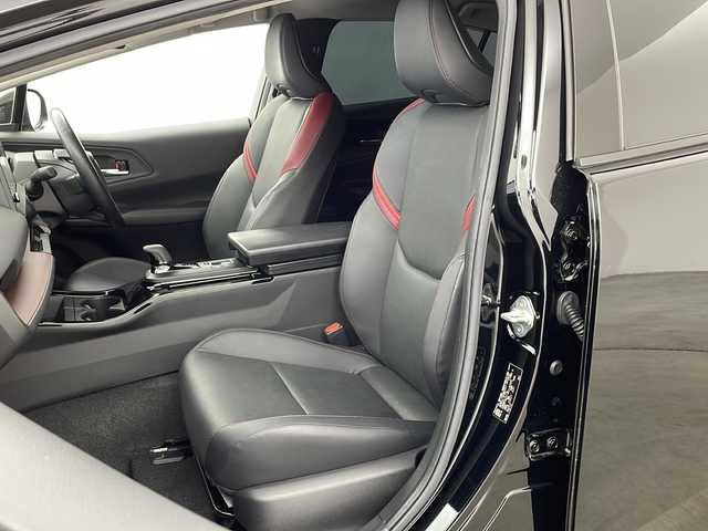 トヨタ プリウス Z 兵庫県 2023(令5)年 3.5万km アティチュードブラックマイカ ・純正ナビ/Bluetooth/TV/USB/Miracast/・全方位カメラ/・Toyota Safety Sense/・プリクラッシュセーフティ/・緊急時操舵支援（アクティブ操舵機能付）/・フロントクロストラフィックアラート［FCTA］/・レーンチェンジアシスト［LCA］/・レーントレーシングアシスト［LTA］/・レーンディパーチャーアラート［LDA］ /・レーダークルーズコントロール/・オートマチックハイビーム［AHB］ /・ロードサインアシスト［RSA］ /・ドライバー異常時対応システム /・プロアクティブドライビングアシスト［PDA］ /・発進遅れ告知機能［TMN］ /・ブラインドスポットモニター［BSM］ /・パーキングサポートブレーキ（前後方静止物）（後方接近車両）/・寒冷地仕様車/・クリアランスソナー/・オートマチックハイビーム/・デジタルインナーミラー/・パワートランク/・ステアリングヒーター/・革シート/・前席シートヒーター/・前席エアシート/・ナノイーX/・AC100V充電/・フロントワイパーデアイサー/・純正19インチアルミホイール/・LEDオートライト/・リアフォグ/・モデリスタエアロ/・ビルトインETC