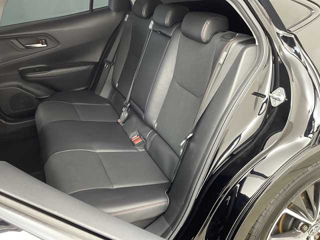 トヨタ プリウス Z 兵庫県 2023(令5)年 3.5万km アティチュードブラックマイカ ・純正ナビ/Bluetooth/TV/USB/Miracast/・全方位カメラ/・Toyota Safety Sense/・プリクラッシュセーフティ/・緊急時操舵支援（アクティブ操舵機能付）/・フロントクロストラフィックアラート［FCTA］/・レーンチェンジアシスト［LCA］/・レーントレーシングアシスト［LTA］/・レーンディパーチャーアラート［LDA］ /・レーダークルーズコントロール/・オートマチックハイビーム［AHB］ /・ロードサインアシスト［RSA］ /・ドライバー異常時対応システム /・プロアクティブドライビングアシスト［PDA］ /・発進遅れ告知機能［TMN］ /・ブラインドスポットモニター［BSM］ /・パーキングサポートブレーキ（前後方静止物）（後方接近車両）/・寒冷地仕様車/・クリアランスソナー/・オートマチックハイビーム/・デジタルインナーミラー/・パワートランク/・ステアリングヒーター/・革シート/・前席シートヒーター/・前席エアシート/・ナノイーX/・AC100V充電/・フロントワイパーデアイサー/・純正19インチアルミホイール/・LEDオートライト/・リアフォグ/・モデリスタエアロ/・ビルトインETC