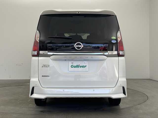 日産 セレナ ハイウェイスターVセレクションⅡ 兵庫県 2018(平30)年 7.2万km ブリリアントホワイトパール ・セーフティパックB/・カーテンエアバッグシステム/・踏み間違い衝突防止アシスト/・インテリジェント パーキングアシスト（駐車支援システム）/・標識検知機能/・インテリジェント アラウンドビューモニター/・インテリジェント DA（ふらつき警報）/・フロント&バックソナー/・インテリジェント ルームミラー/・電動パーキングブレーキ/・オートブレーキホールド/・プロパイロット/・インテリジェント LI (車線逸脱防止支援システム)/・ヒーター付ドアミラー/・ステアリングスイッチ/・エマージェンシーブレーキ/・ハイビームアシスト/・社外ナビ/CD/DVD/BT/・ETC/・両側パワースライドドア/・社外ドライブレコーダー/・革巻きステアリング/・フォグランプ/・純正ドライブレコーダー/・インテリジェントキー/・プッシュスタート/・フロアマット/・純正16インチアルミホイール
