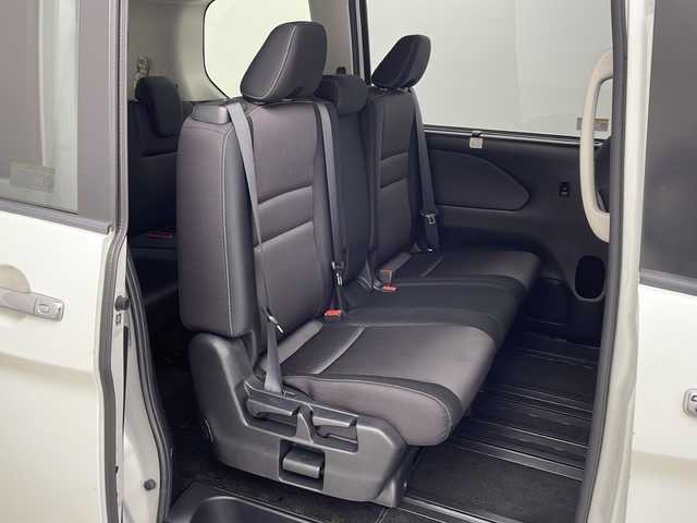 日産 セレナ ハイウェイスターVセレクションⅡ 兵庫県 2018(平30)年 7.2万km ブリリアントホワイトパール ・セーフティパックB/・カーテンエアバッグシステム/・踏み間違い衝突防止アシスト/・インテリジェント パーキングアシスト（駐車支援システム）/・標識検知機能/・インテリジェント アラウンドビューモニター/・インテリジェント DA（ふらつき警報）/・フロント&バックソナー/・インテリジェント ルームミラー/・電動パーキングブレーキ/・オートブレーキホールド/・プロパイロット/・インテリジェント LI (車線逸脱防止支援システム)/・ヒーター付ドアミラー/・ステアリングスイッチ/・エマージェンシーブレーキ/・ハイビームアシスト/・社外ナビ/CD/DVD/BT/・ETC/・両側パワースライドドア/・社外ドライブレコーダー/・革巻きステアリング/・フォグランプ/・純正ドライブレコーダー/・インテリジェントキー/・プッシュスタート/・フロアマット/・純正16インチアルミホイール