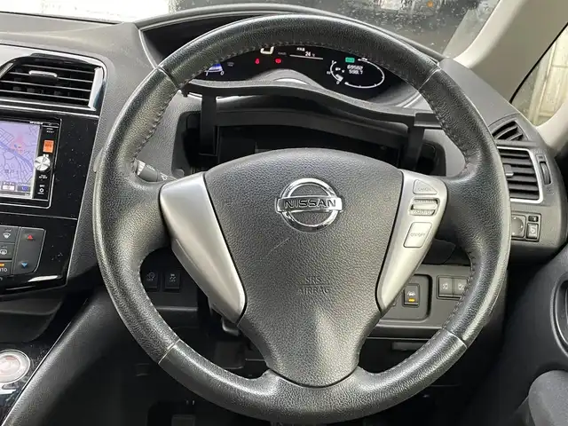 日産 セレナ HWS S HV Vセレ +Sefty 神奈川県 2015(平27)年 7万km ブリリアントホワイトパール 純正メモリナビ/フルセグ/Bluetooth/USB/DVD/CD/バックカメラ/ETC/クルーズコントロール/両側パワースライドドア/純正フロアマット/オートライト/横滑り防止装置/衝突軽減システム/保証書/取扱説明書/スペアキー×１