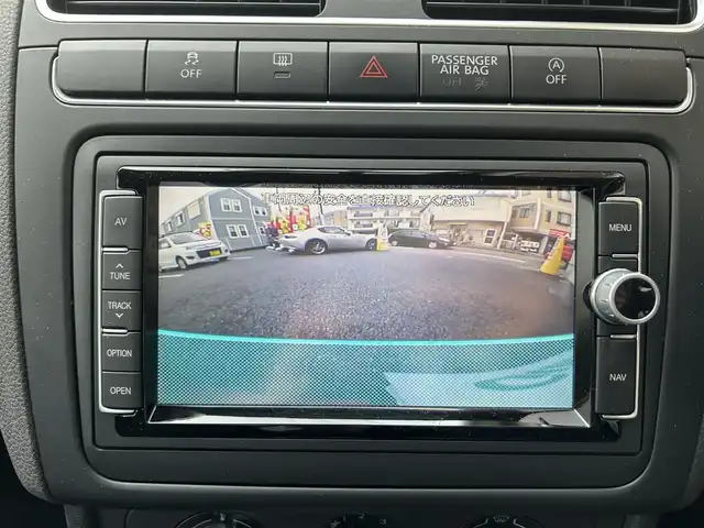 フォルクスワーゲン ポロ TSIコンフォートL BMテクノ 神奈川県 2014(平26)年 3.5万km フラッシュレッド 純正ナビ(CD/DVD/SD/AUX/BT/フルセグTV)/バックカメラ/リモコンキー/ETC/前方ドライブレコーダー/アイドリングストップ/横滑り防止装置/フロアマット/ドアバイザー/ISOFIX/スペアキー×1/保証書/取扱説明書
