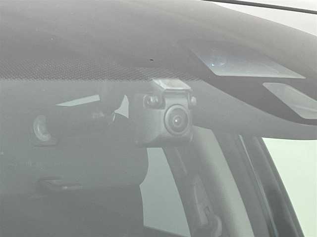 ホンダ ヴェゼル ハイブリッド X 道央・札幌 2015(平27)年 11.7万km モルフォブルーP (株)IDOMが運営する【じしゃロン札幌店】の自社ローン専用車両になりますこちらは現金またはオートローンご利用価格です。自社ローンご希望の方は別途その旨お申し付けください。・/・４WD/・寒冷地仕様/・シティーブレーキアクティブシステム/・リアクティブフォースペダル/・クルーズコントロール/・社外8インチナビ/・フルセグ/BT/CD/DVD/・バックカメラ/・パドルシフト/・ステアリングスイッチ/・フロントデアイサー/・ミラーヒーター/・オートブレーキホールド/・積込社外AW付夏タイヤ215/60R16