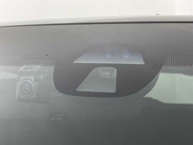 ホンダ ヴェゼル ハイブリッド X 道央・札幌 2015(平27)年 11.7万km モルフォブルーP (株)IDOMが運営する【じしゃロン札幌店】の自社ローン専用車両になりますこちらは現金またはオートローンご利用価格です。自社ローンご希望の方は別途その旨お申し付けください。・/・４WD/・寒冷地仕様/・シティーブレーキアクティブシステム/・リアクティブフォースペダル/・クルーズコントロール/・社外8インチナビ/・フルセグ/BT/CD/DVD/・バックカメラ/・パドルシフト/・ステアリングスイッチ/・フロントデアイサー/・ミラーヒーター/・オートブレーキホールド/・積込社外AW付夏タイヤ215/60R16