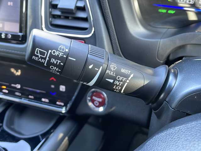 ホンダ ヴェゼル ハイブリッド X 道央・札幌 2015(平27)年 11.7万km モルフォブルーP (株)IDOMが運営する【じしゃロン札幌豊平店】の自社ローン対象車両になります。こちらは現金ご利用時の価格です。/自社ローンご希望の方は別途その旨お申付け下さい。/・４WD/・寒冷地仕様/・シティーブレーキアクティブシステム/・リアクティブフォースペダル/・クルーズコントロール/・社外8インチナビ/・フルセグ/BT/CD/DVD/・バックカメラ/・パドルシフト/・ステアリングスイッチ/・フロントデアイサー/・ミラーヒーター/・オートブレーキホールド/・積込社外AW付夏タイヤ215/60R16